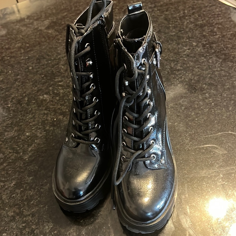 GBG lost angeles heel boots